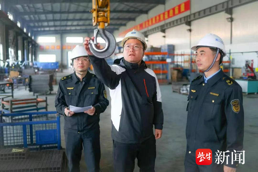 防得住、控得了、逃得出 <strong></p>
<p>鋼板樁生產(chǎn)廠
</strong>，江蘇全鏈條推進(jìn)“廠中廠”安全生產(chǎn)專項治理:鋼板樁生產(chǎn)廠
